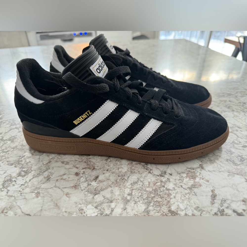 Women’s adidas size 9 1/2. Wore 1x